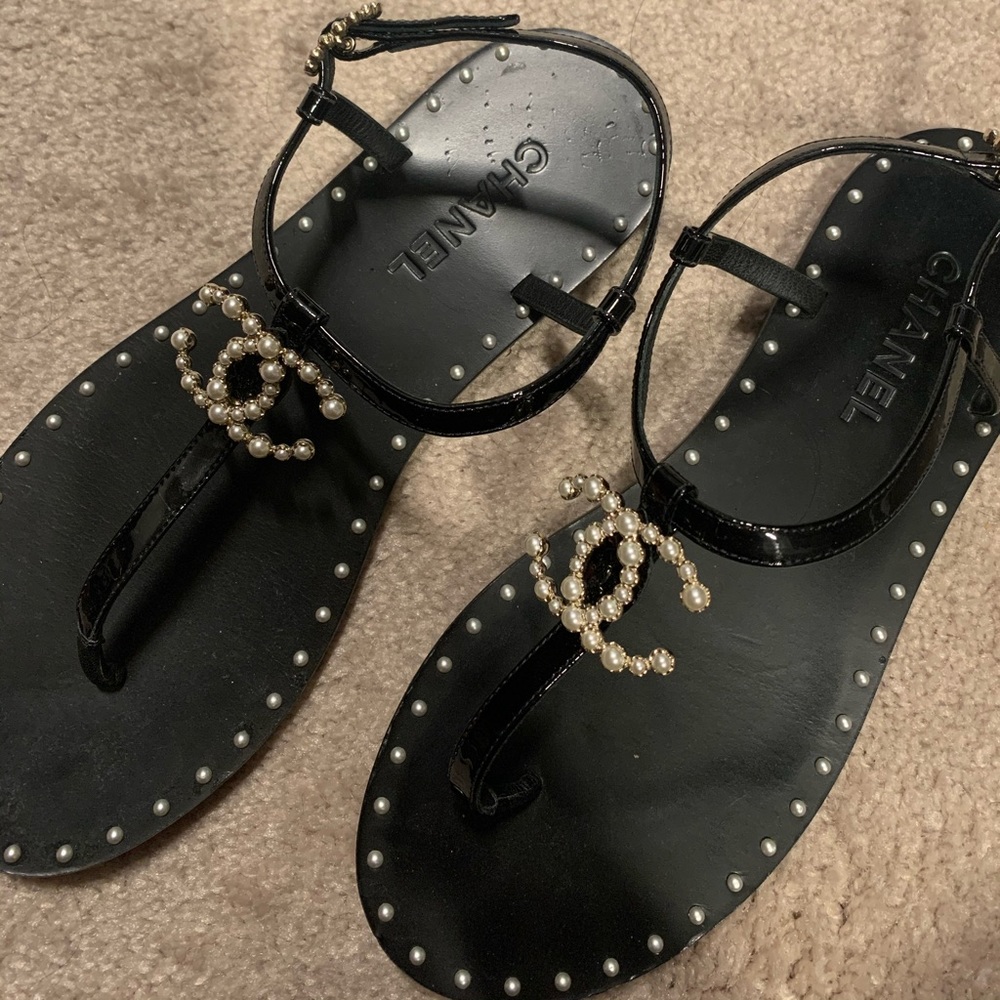 Chanel sandels